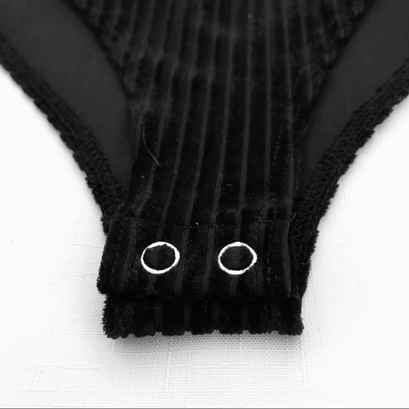 Forever 21~Bodysuit~Textured / Like New - Picture 10 of 16